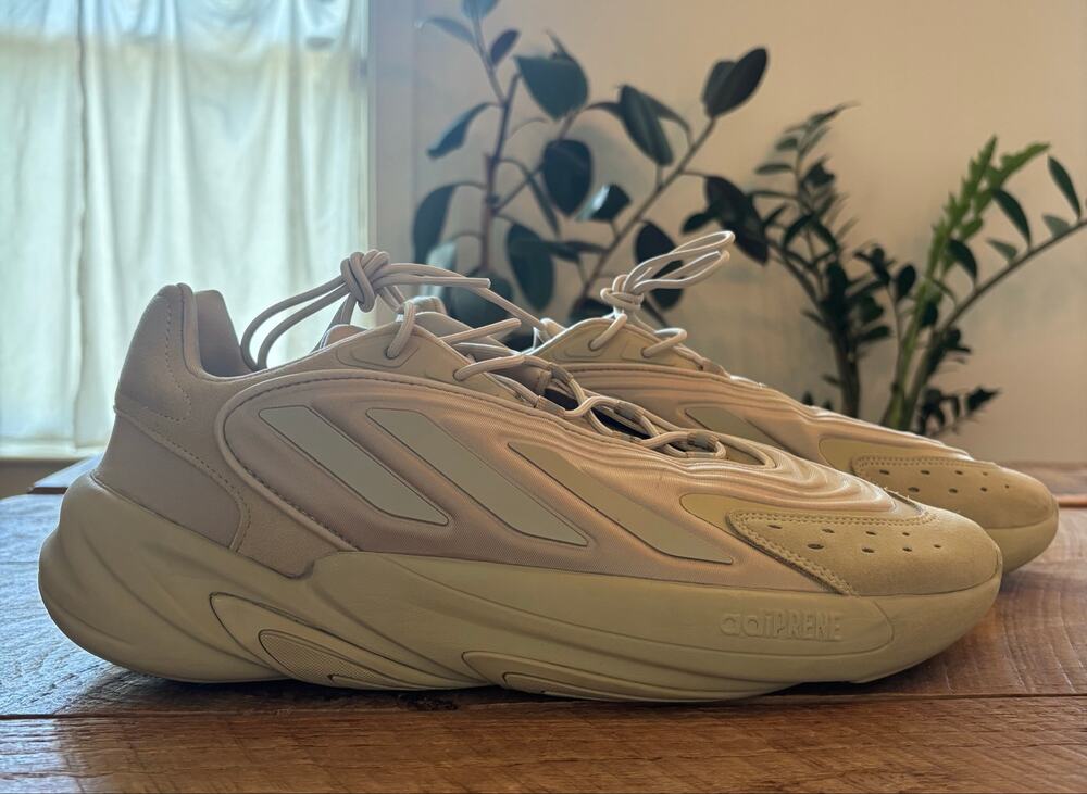 Adidas OZELIA Beige Low Top Men’s Size 13 | Like New